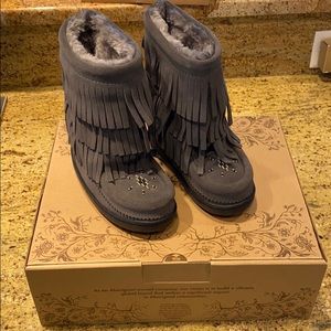 Manitobah Mukluks, toddler size 9. $229 MSRP.